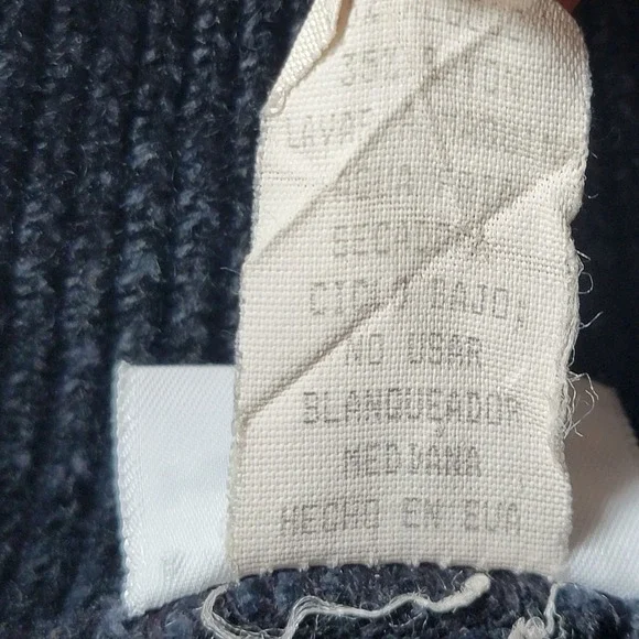 Vintage Huntington Ridge Floral Rose Knit Sweater Button Neck Pearl Detail Gray - Picture 15 of 16